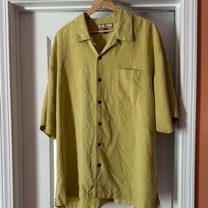Like New Tommy Bahama Short Sleeve 100% Silk Button Shirt